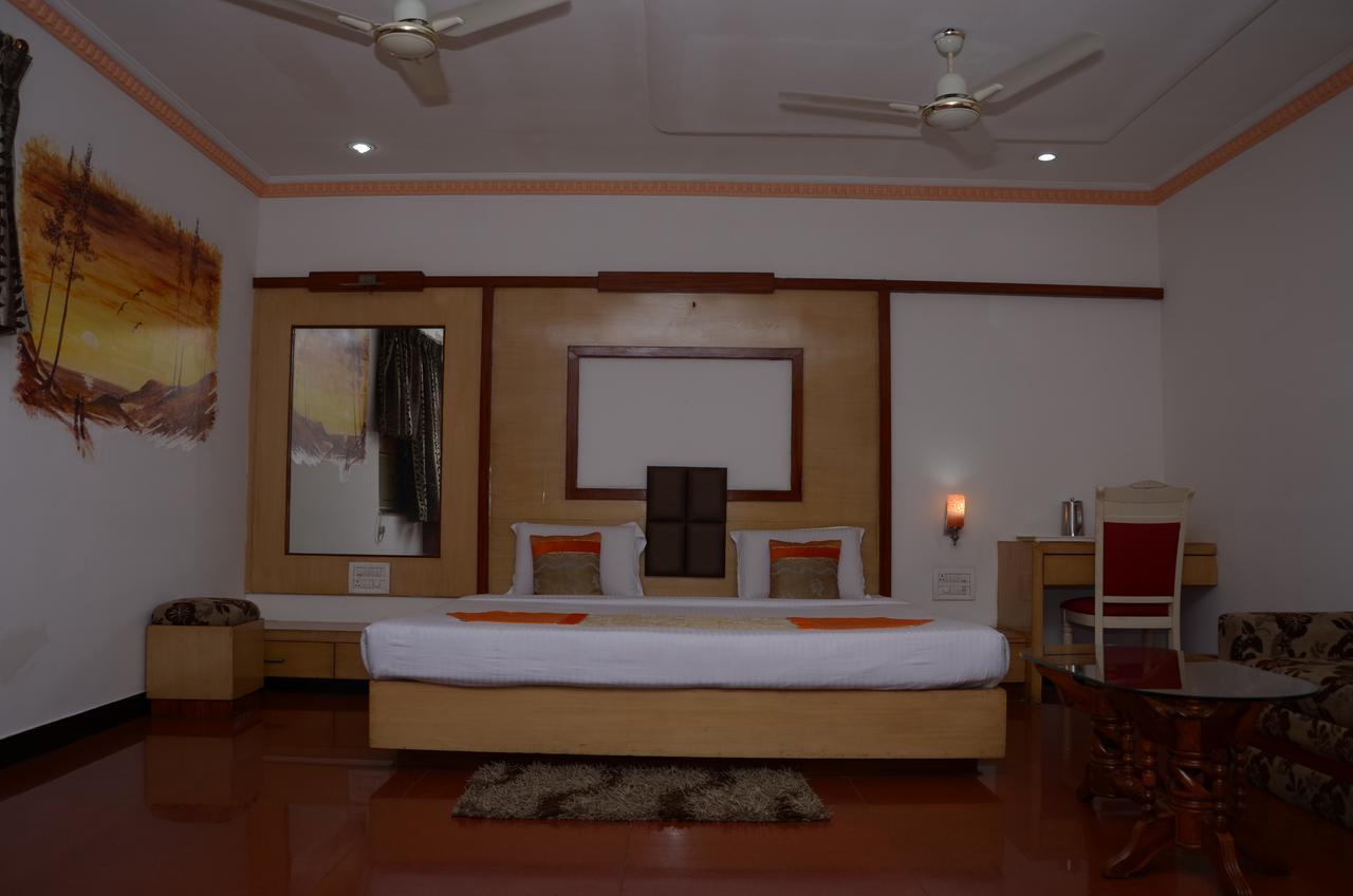 Hotel Rahul Deluxe Nagpur Exterior foto